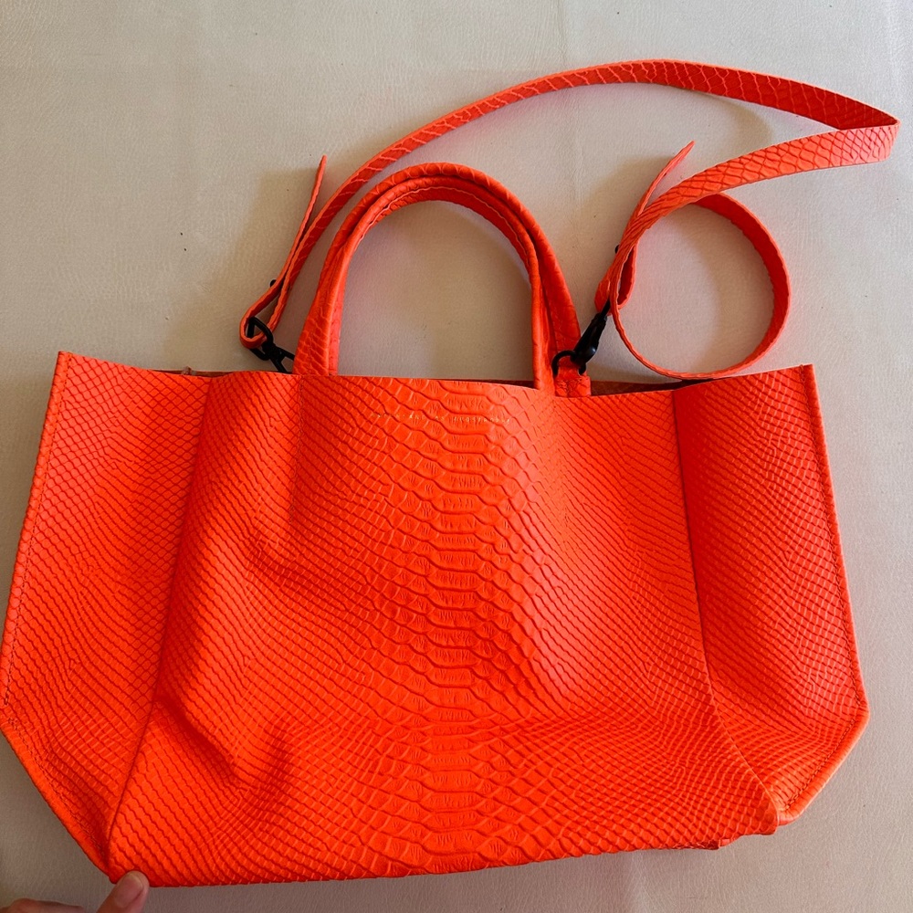 Ampersand as Apostrophe Half Tote Neon Orange Snake